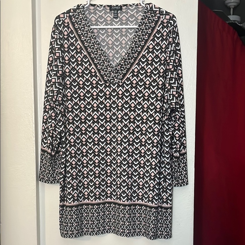Jones New York Black and White Graphic Tunic with 3/4 Sleeves